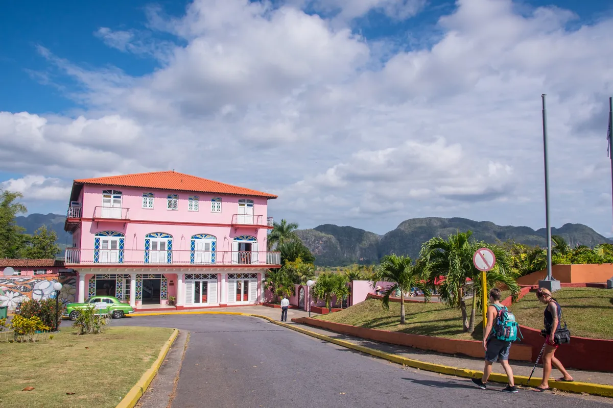 Pink village building in the Viñales area